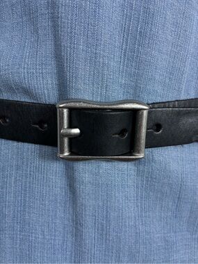 GAP Womens belt Sz L Black genuine cow Leather Silver Buckle
